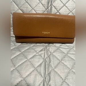 Brown Leather Coach Clutch - Stylish & Functional